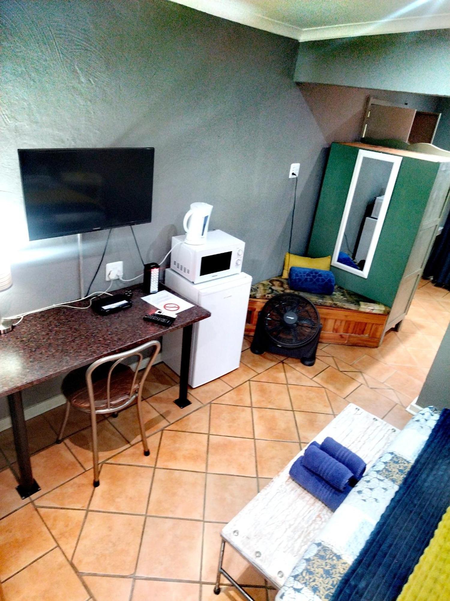 Africas Eden Guesthouse Mookgophong 外观 照片